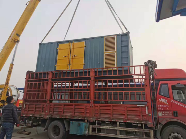 长顺如何根据测量要求选择合适的电压表量程？