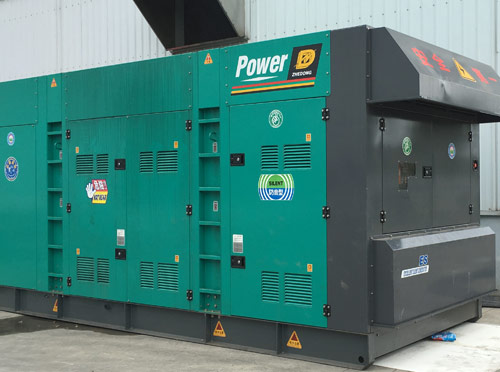 长顺升级发电机组的过程中需要注意哪些安全事项？