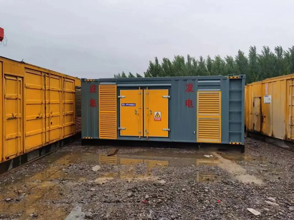 长顺柴油发电机如何判断干式空气滤清器是否需要更换？